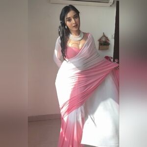 1-Minute Luxurious Georgette Saree With Stitched Blouse - Pink/White